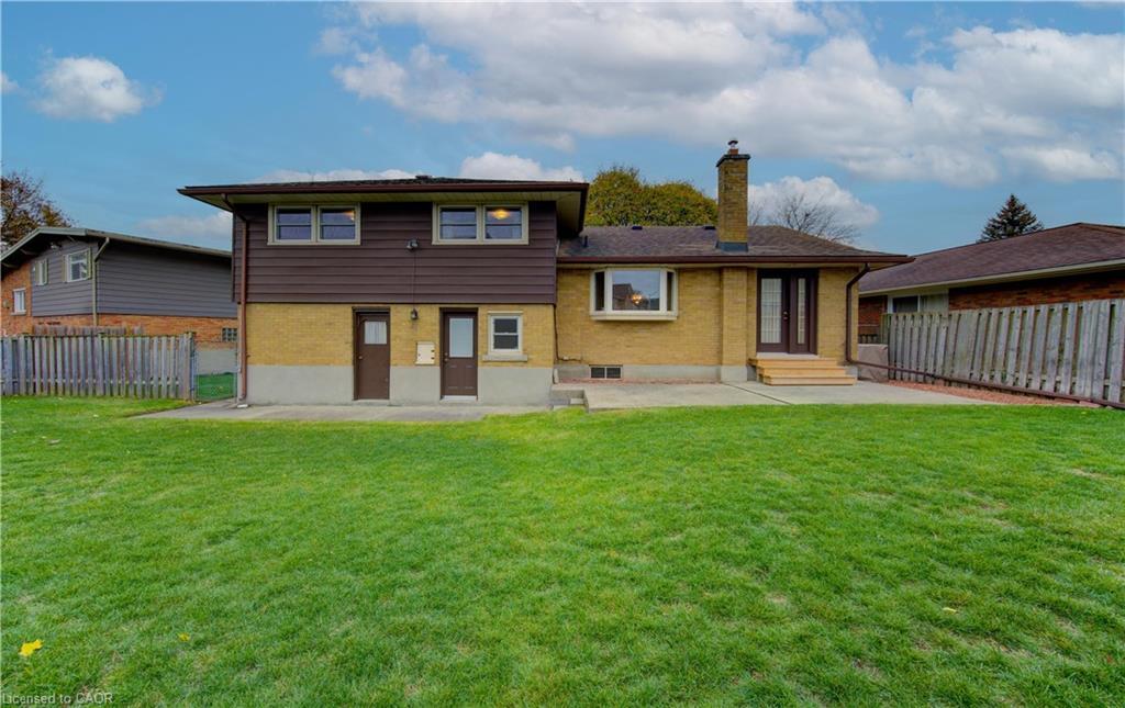 26 Camden Place, Kitchener, ON - Outdoor