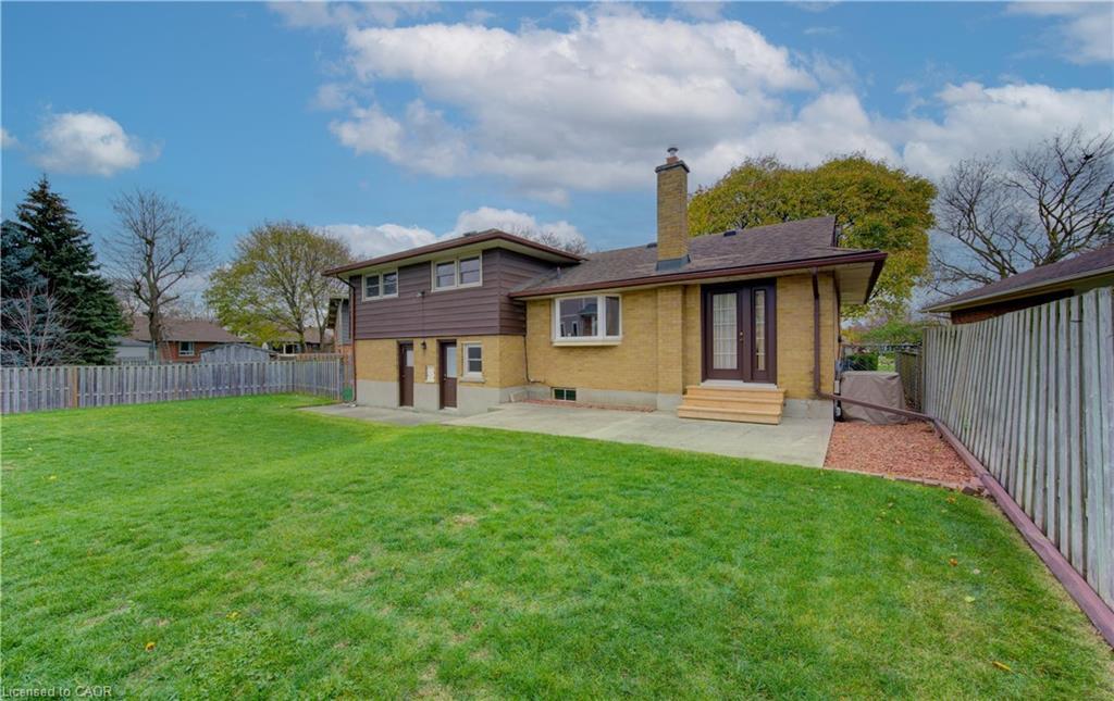 26 Camden Place, Kitchener, ON - Outdoor