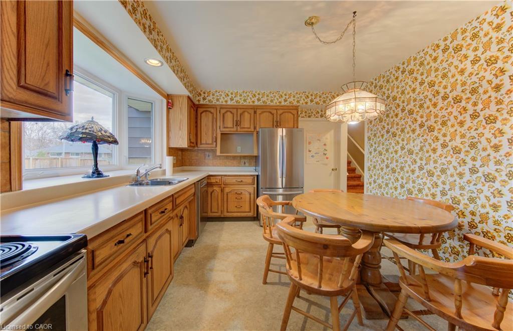 26 Camden Place, Kitchener, ON - Indoor Photo Showing Kitchen With Double Sink