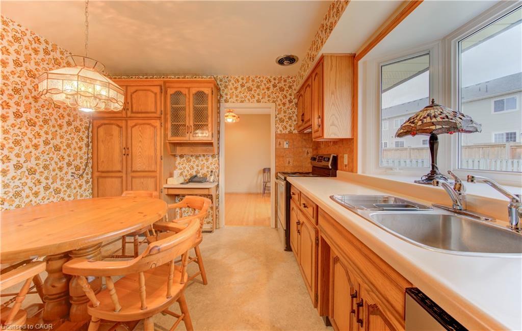 26 Camden Place, Kitchener, ON - Indoor Photo Showing Kitchen With Double Sink