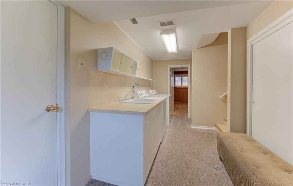 26 Camden Place, Kitchener, ON - Indoor Photo Showing Laundry Room