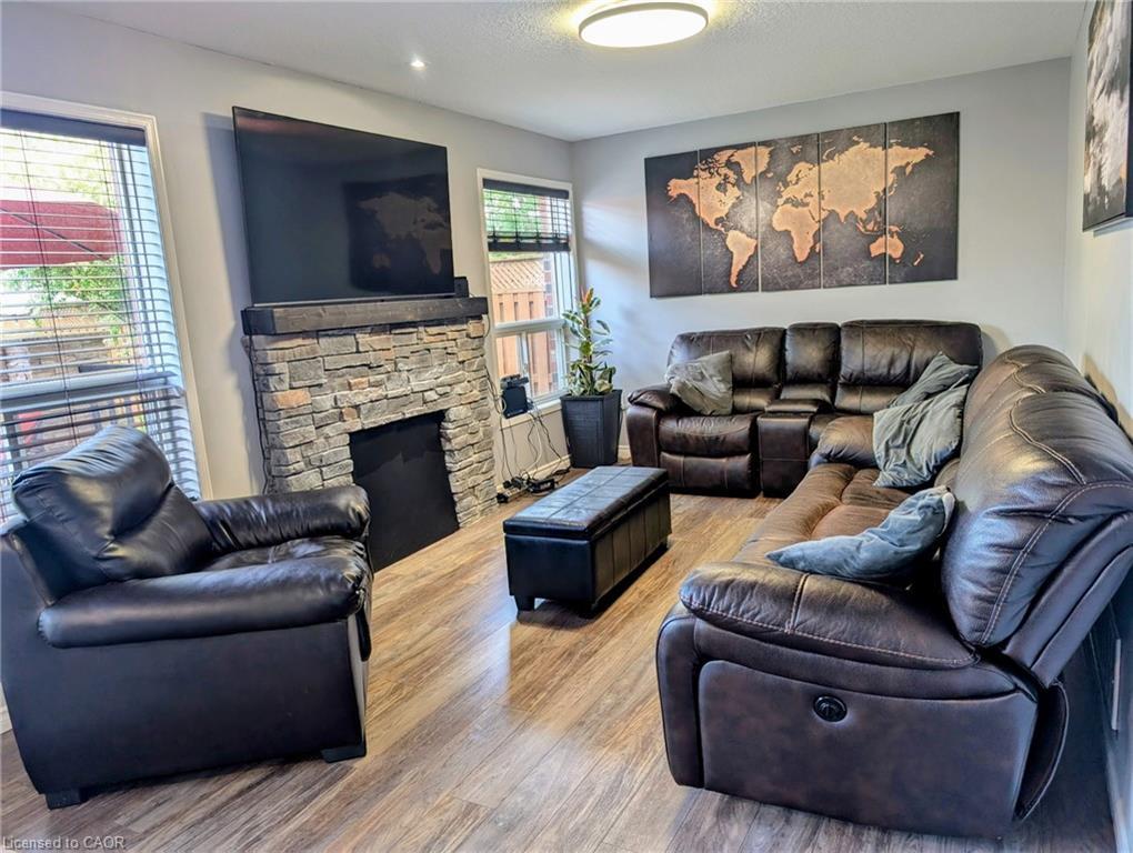 5 Mavin Street, Brantford, ON - Indoor Photo Showing Living Room With Fireplace