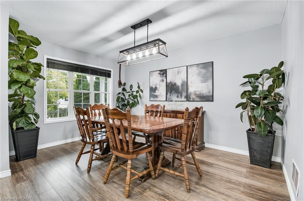5 Mavin Street, Brantford, ON - Indoor Photo Showing Dining Room