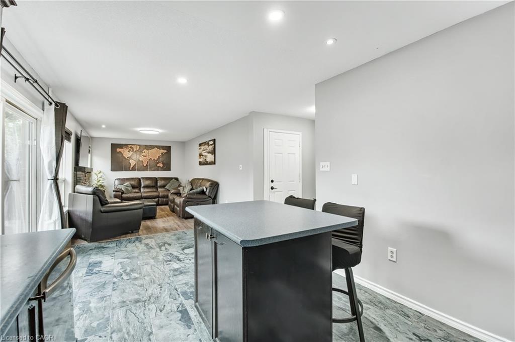 5 Mavin Street, Brantford, ON - Indoor