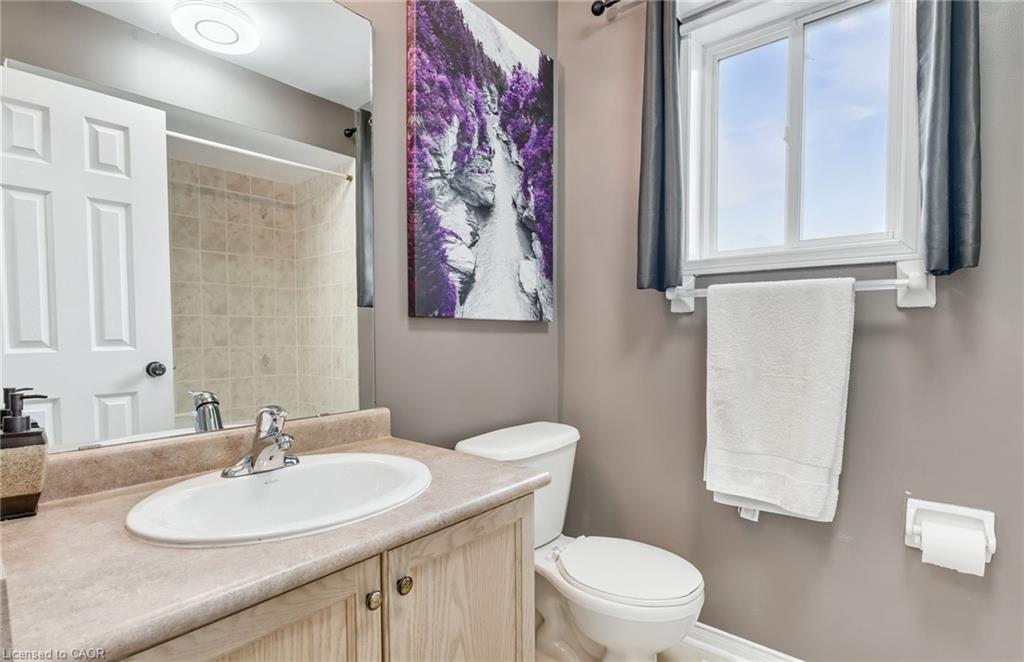 5 Mavin Street, Brantford, ON - Indoor Photo Showing Bathroom
