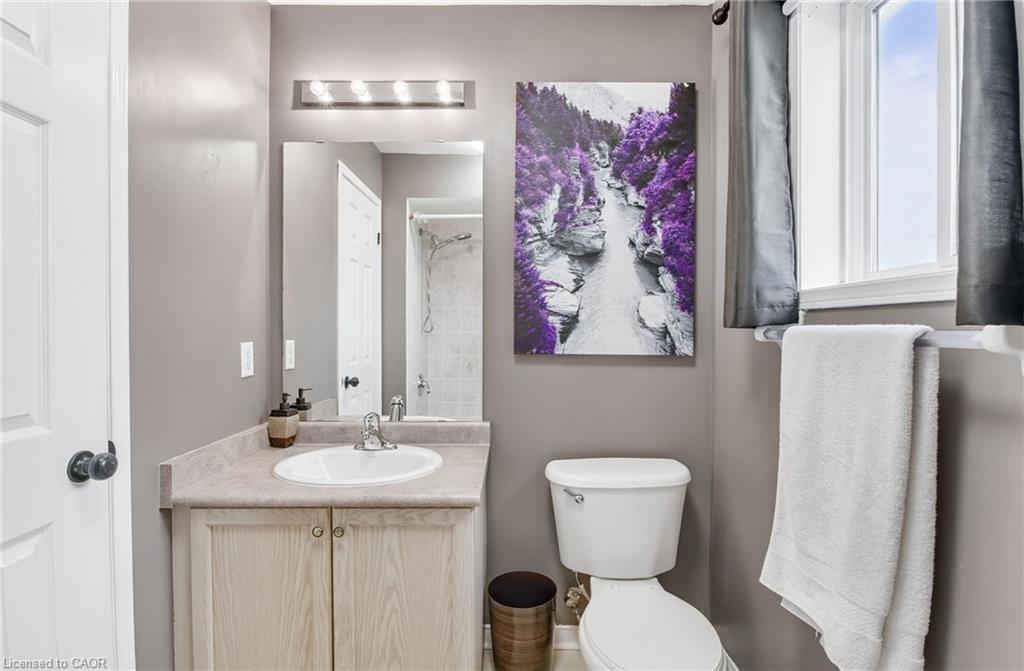 5 Mavin Street, Brantford, ON - Indoor Photo Showing Bathroom