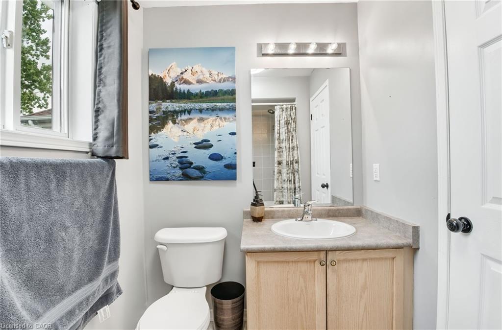 5 Mavin Street, Brantford, ON - Indoor Photo Showing Bathroom
