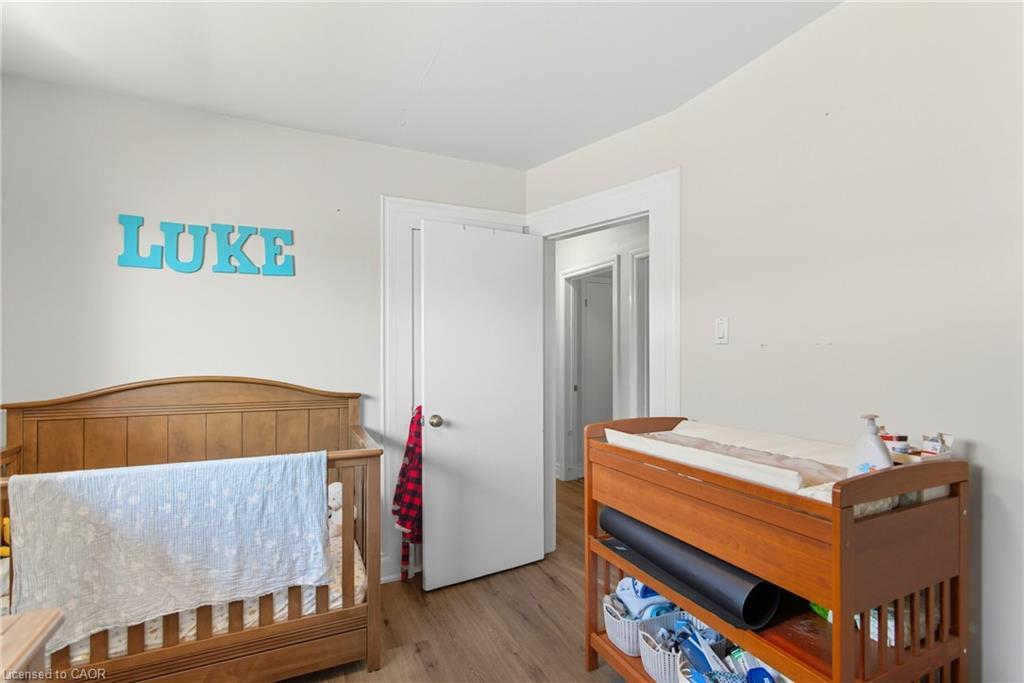 11 Rockwood Avenue, St. Catharines, ON - Indoor Photo Showing Bedroom