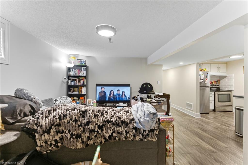 11 Rockwood Avenue, St. Catharines, ON - Indoor