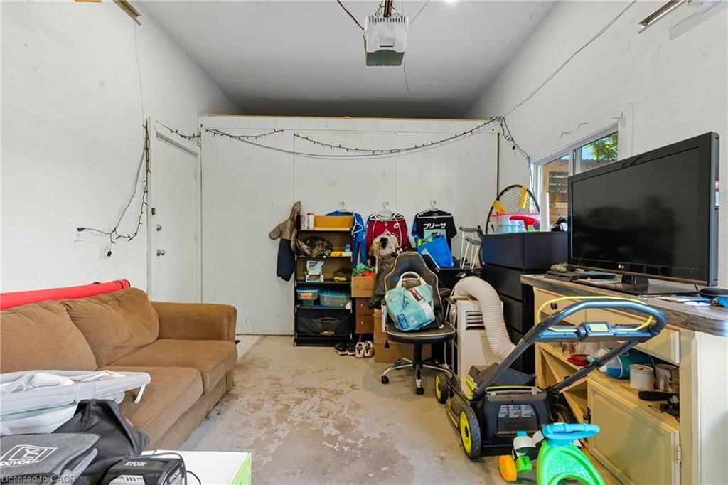 11 Rockwood Avenue, St. Catharines, ON - Indoor