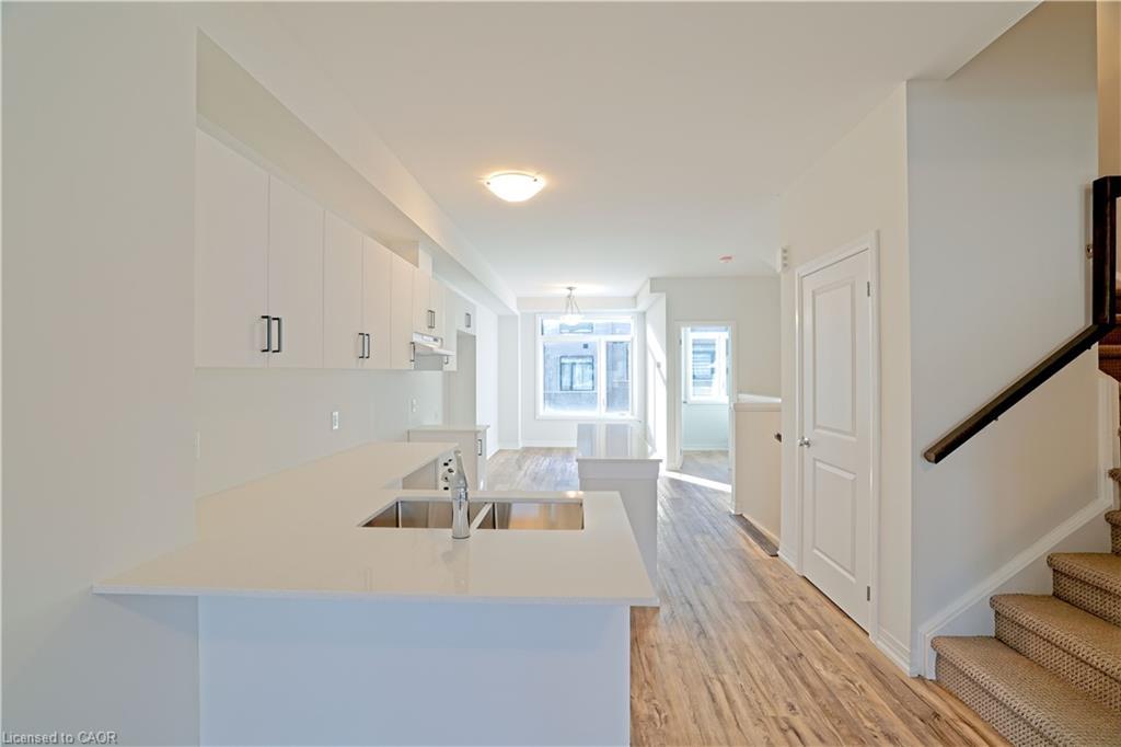 114-155 Equestrian Way, Cambridge, ON - Indoor Photo Showing Kitchen With Double Sink