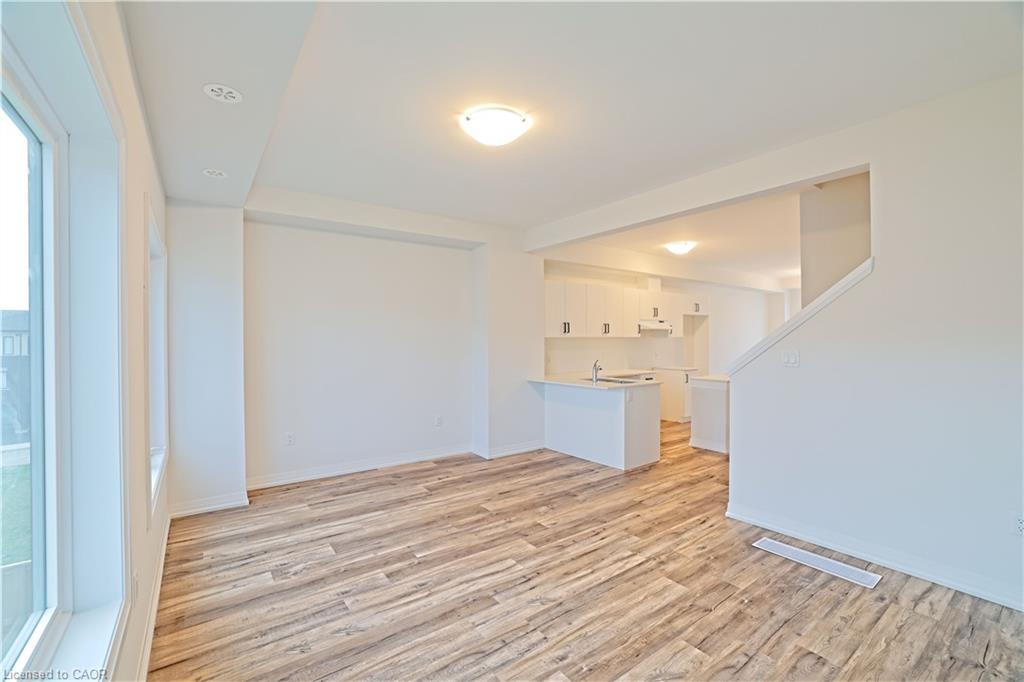 114-155 Equestrian Way, Cambridge, ON - Indoor Photo Showing Other Room