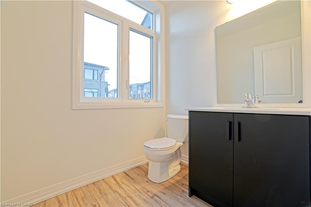 114-155 Equestrian Way, Cambridge, ON - Indoor Photo Showing Bathroom