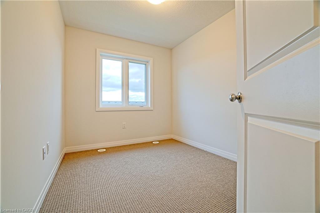114-155 Equestrian Way, Cambridge, ON - Indoor Photo Showing Other Room
