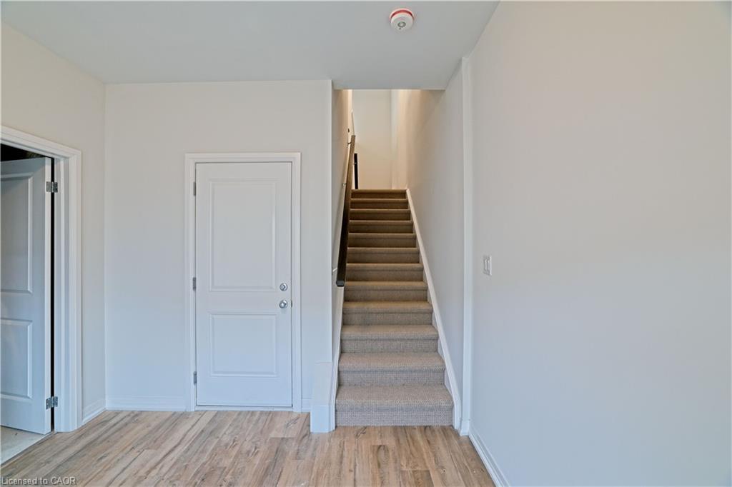 114-155 Equestrian Way, Cambridge, ON - Indoor Photo Showing Other Room
