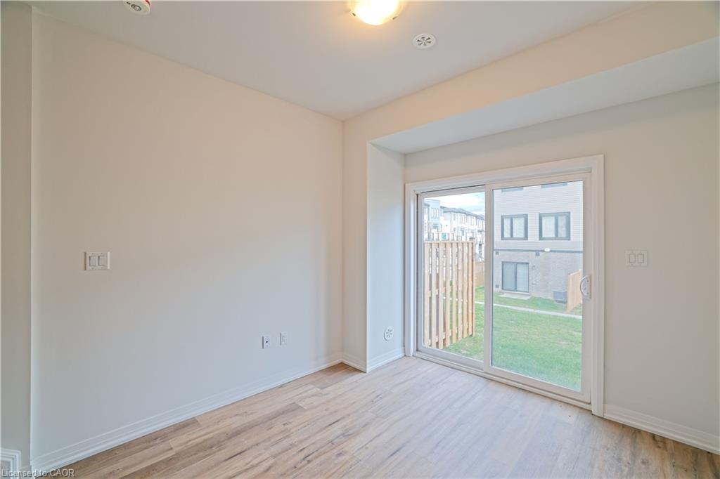 114-155 Equestrian Way, Cambridge, ON - Indoor Photo Showing Other Room