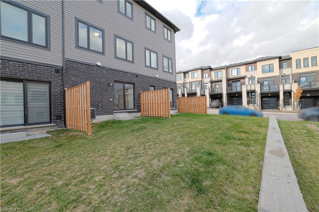 114-155 Equestrian Way, Cambridge, ON - Outdoor