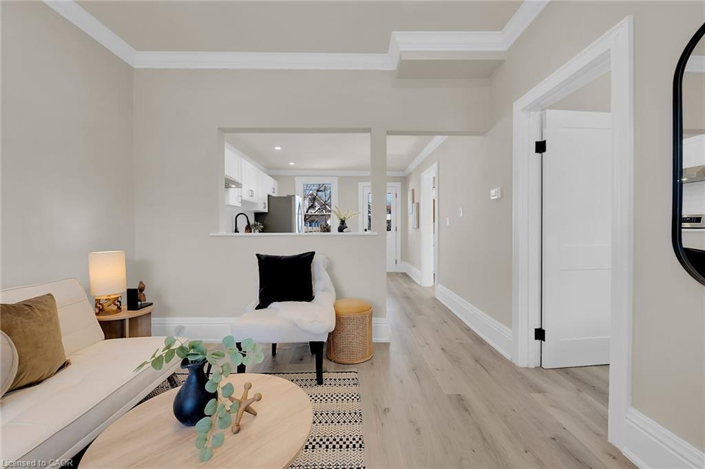 70 Robins Avenue, Hamilton, ON - Indoor