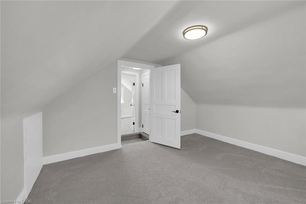 70 Robins Avenue, Hamilton, ON - Indoor Photo Showing Other Room