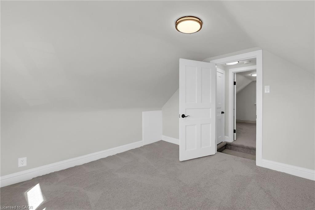 70 Robins Avenue, Hamilton, ON - Indoor Photo Showing Other Room