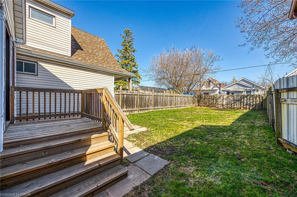 70 Robins Avenue, Hamilton, ON - Outdoor