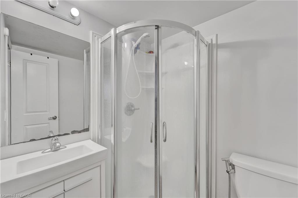 14-252 Penetanguishene Road, Barrie, ON - Indoor Photo Showing Bathroom