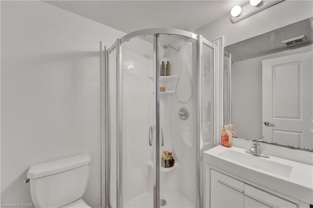 14-252 Penetanguishene Road, Barrie, ON - Indoor Photo Showing Bathroom