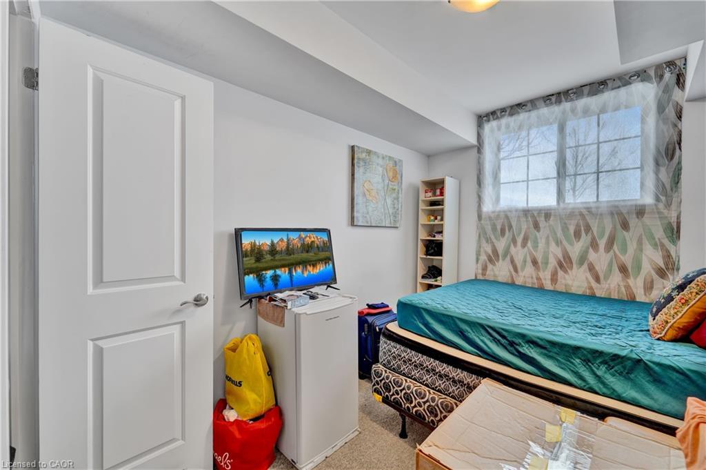 14-252 Penetanguishene Road, Barrie, ON - Indoor Photo Showing Bedroom