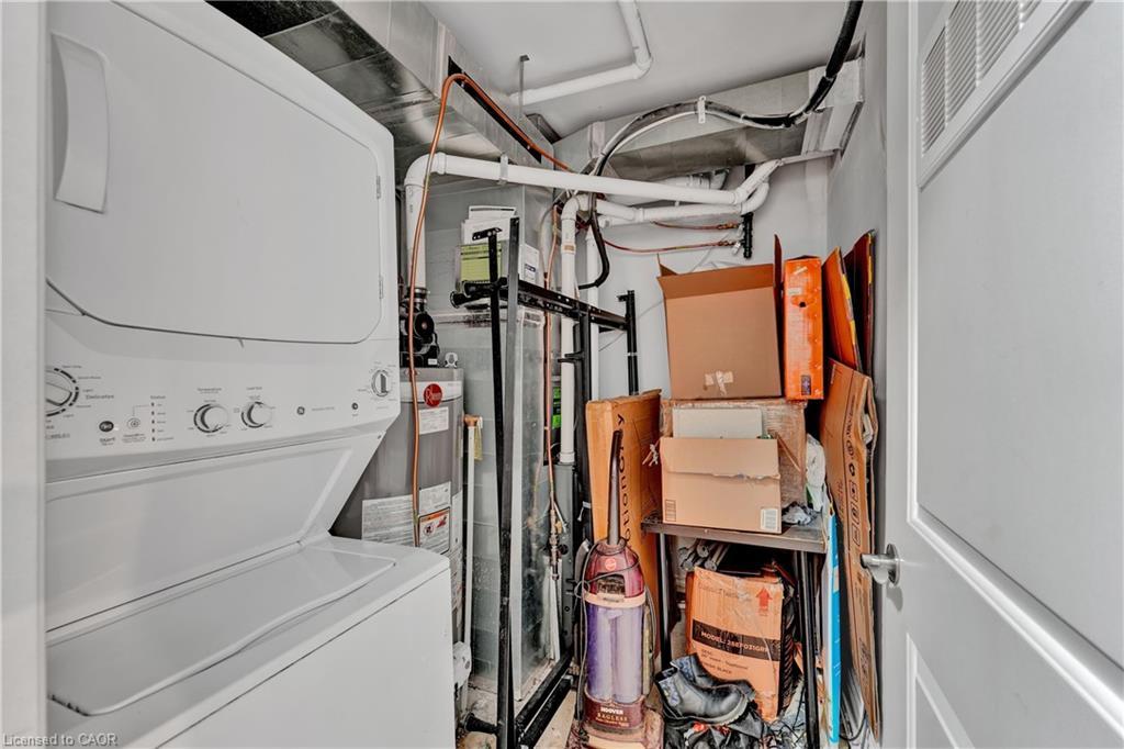 14-252 Penetanguishene Road, Barrie, ON - Indoor Photo Showing Laundry Room