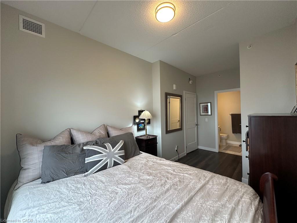 1902-15 Queen Street S, Hamilton, ON - Indoor Photo Showing Bedroom