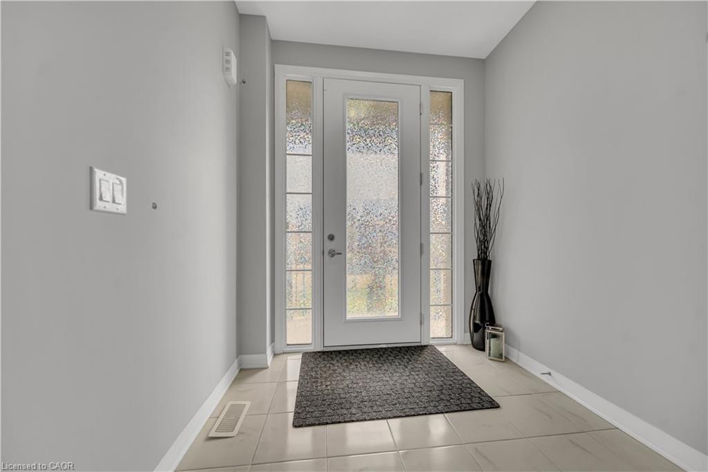 22 Rustic Oak Trail, Ayr, ON - Indoor Photo Showing Other Room