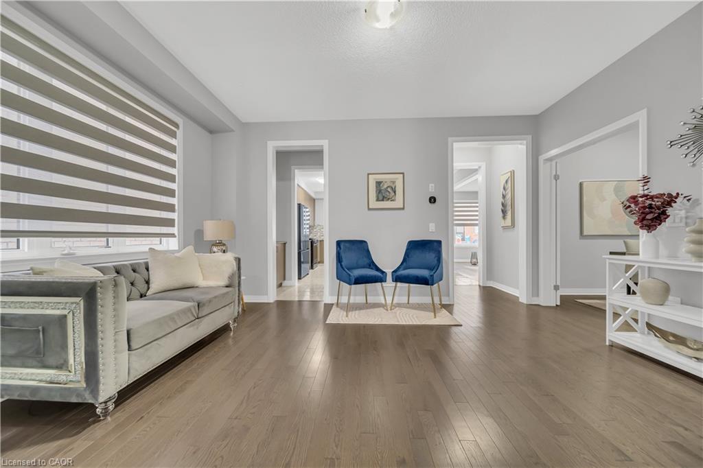 22 Rustic Oak Trail, Ayr, ON - Indoor Photo Showing Living Room