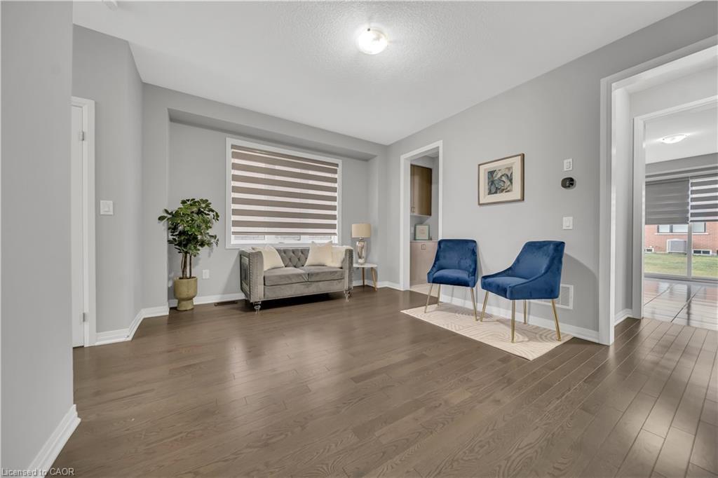 22 Rustic Oak Trail, Ayr, ON - Indoor Photo Showing Living Room