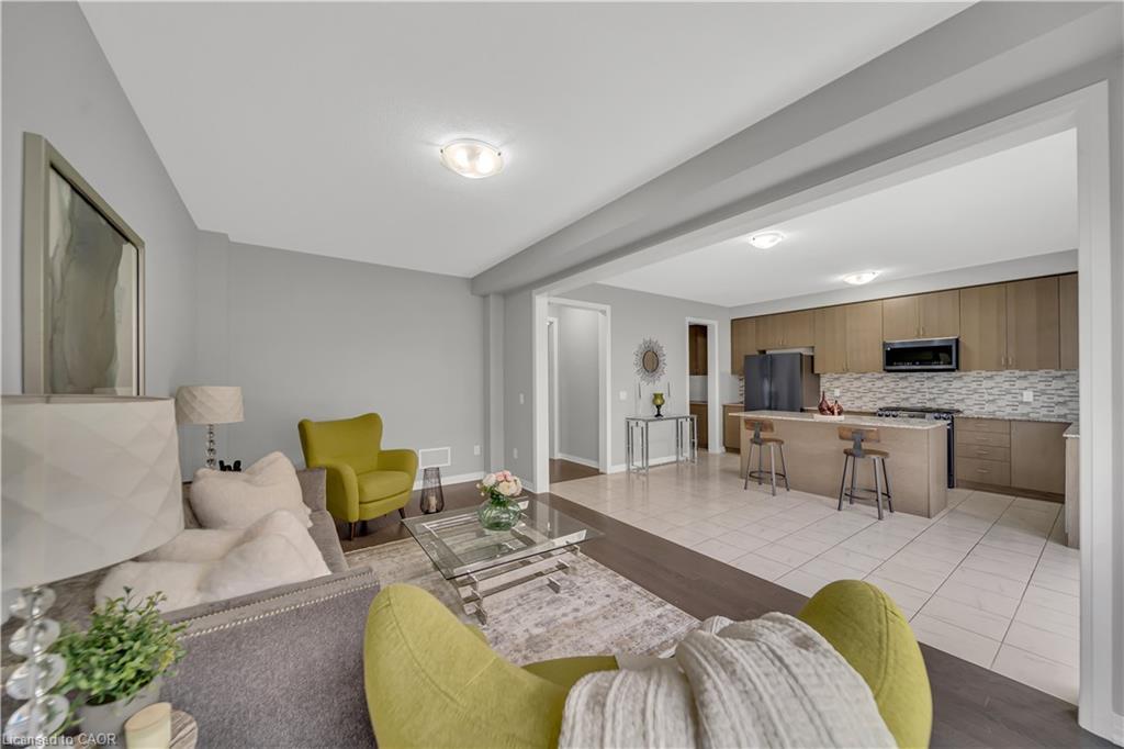 22 Rustic Oak Trail, Ayr, ON - Indoor Photo Showing Living Room