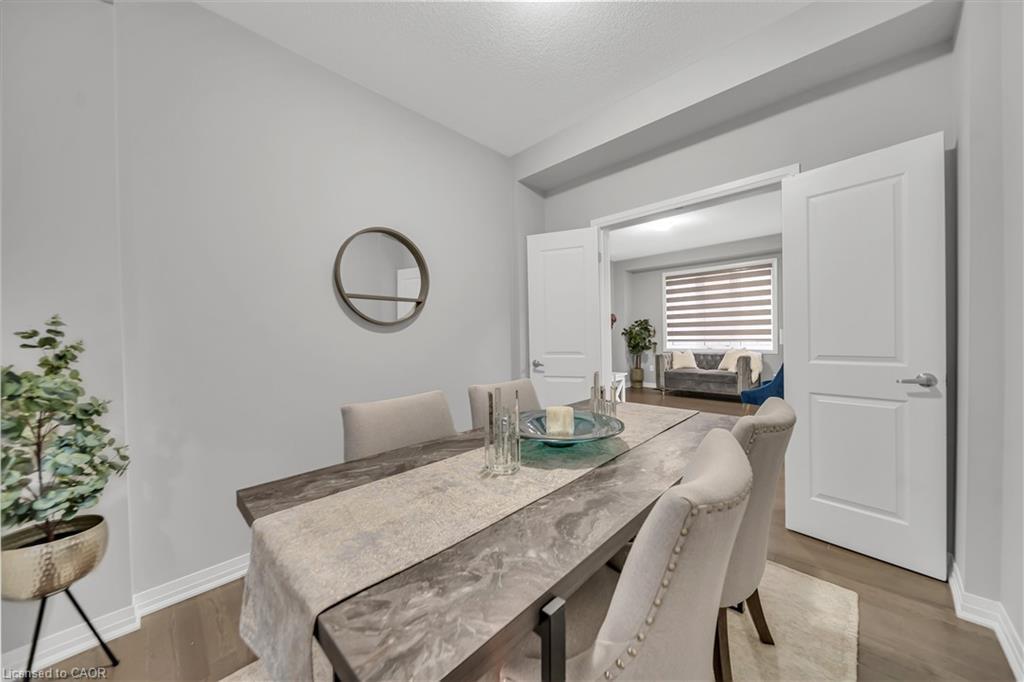 22 Rustic Oak Trail, Ayr, ON - Indoor Photo Showing Dining Room