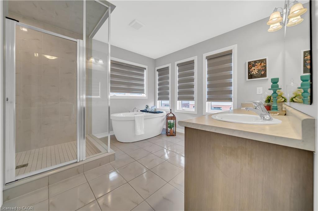 22 Rustic Oak Trail, Ayr, ON - Indoor Photo Showing Bathroom
