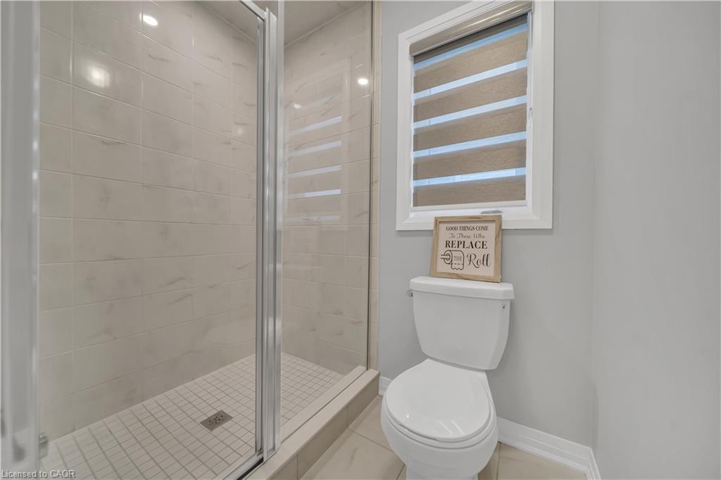 22 Rustic Oak Trail, Ayr, ON - Indoor Photo Showing Bathroom
