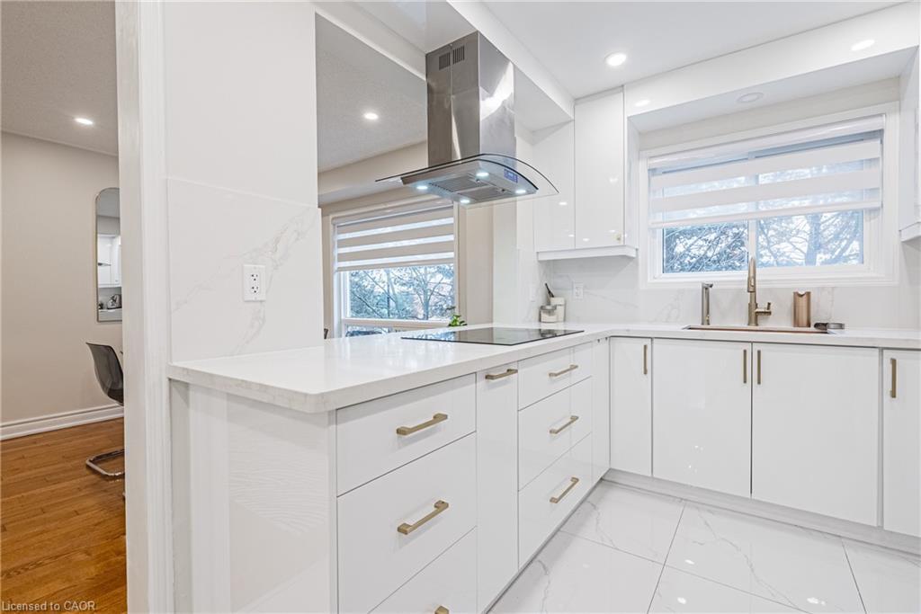 25A-5205 Glen Erin Drive, Mississauga, ON - Indoor Photo Showing Kitchen