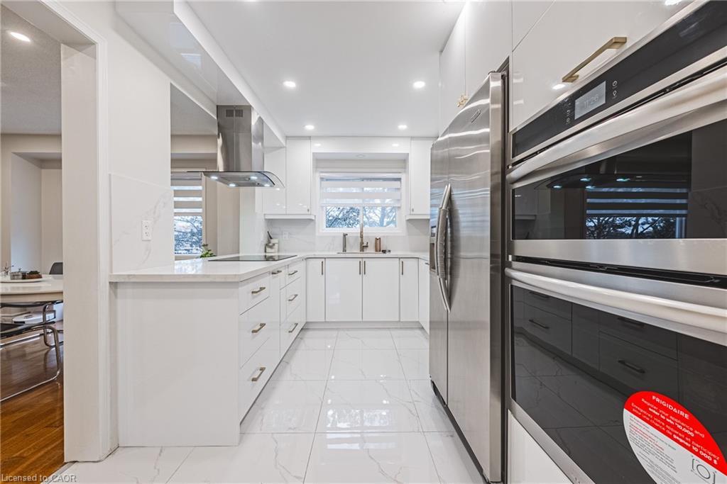 25A-5205 Glen Erin Drive, Mississauga, ON - Indoor Photo Showing Kitchen