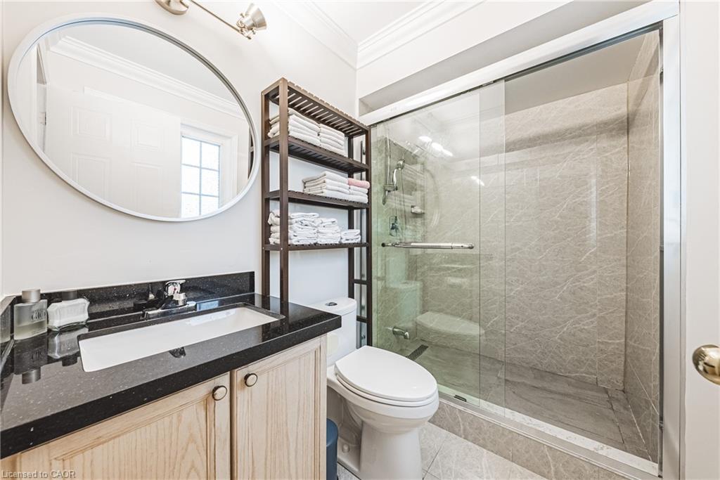 25A-5205 Glen Erin Drive, Mississauga, ON - Indoor Photo Showing Bathroom