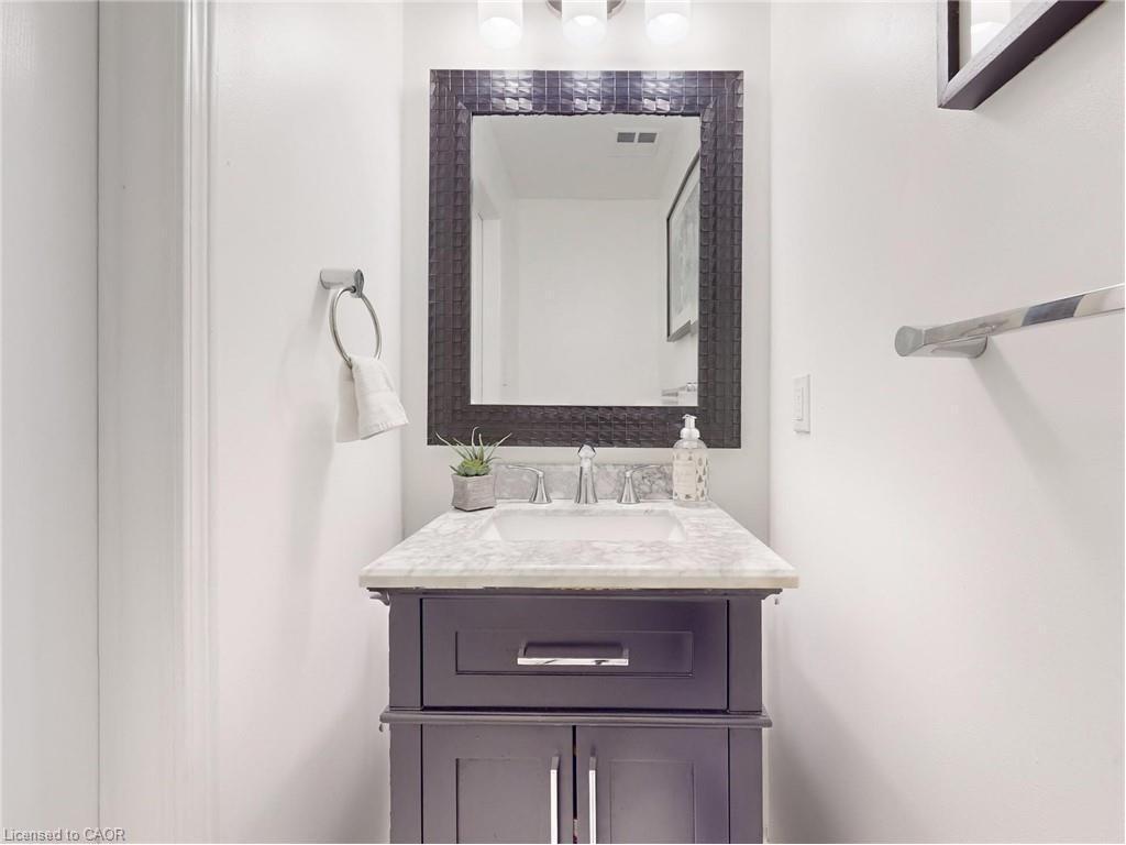 107-1480 Britannia Road W, Mississauga, ON - Indoor Photo Showing Bathroom