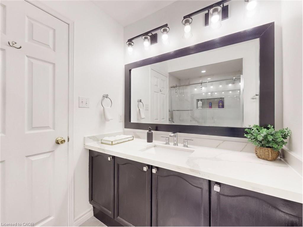 107-1480 Britannia Road W, Mississauga, ON - Indoor Photo Showing Bathroom