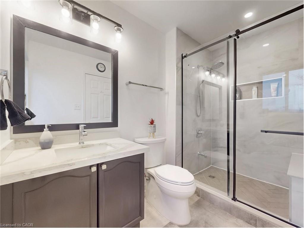 107-1480 Britannia Road W, Mississauga, ON - Indoor Photo Showing Bathroom