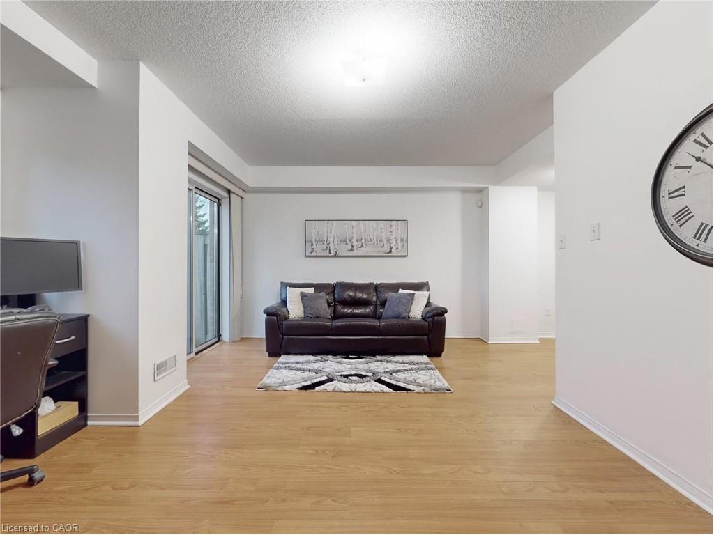 107-1480 Britannia Road W, Mississauga, ON - Indoor