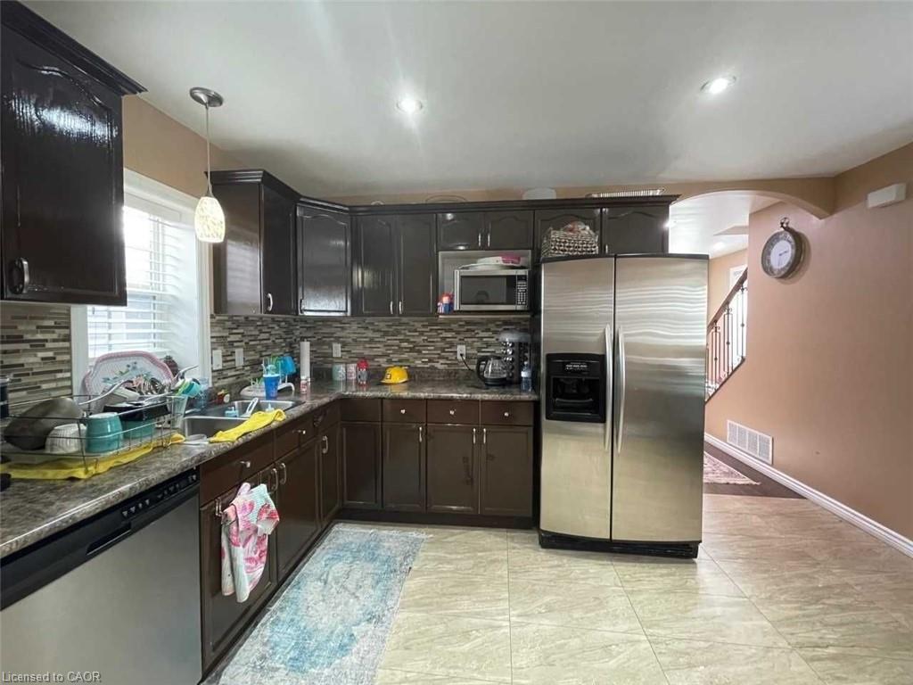 Upper Level-330 Elliott Street W, Windsor, ON - Indoor Photo Showing Kitchen With Stainless Steel Kitchen With Upgraded Kitchen