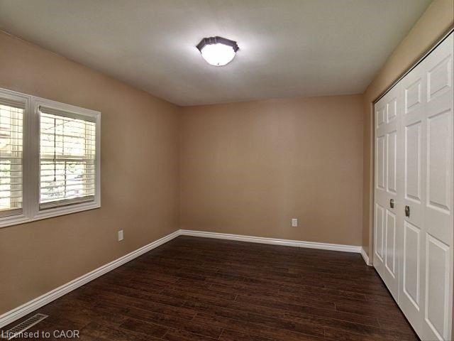 Upper Level-330 Elliott Street W, Windsor, ON - Indoor Photo Showing Other Room