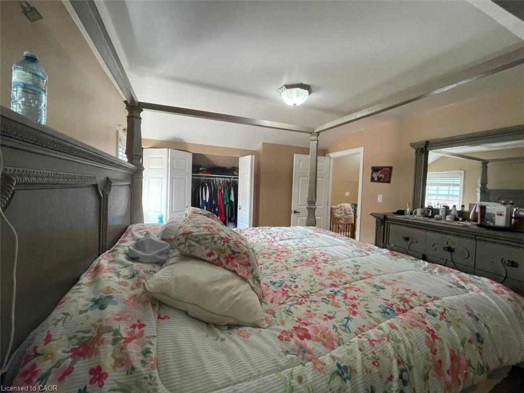 Upper Level-330 Elliott Street W, Windsor, ON - Indoor Photo Showing Bedroom