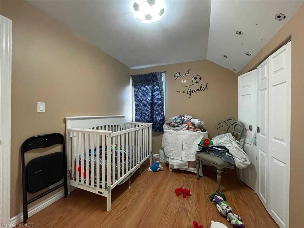 Upper Level-330 Elliott Street W, Windsor, ON - Indoor Photo Showing Bedroom