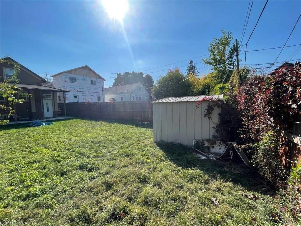 Upper Level-330 Elliott Street W, Windsor, ON - Outdoor