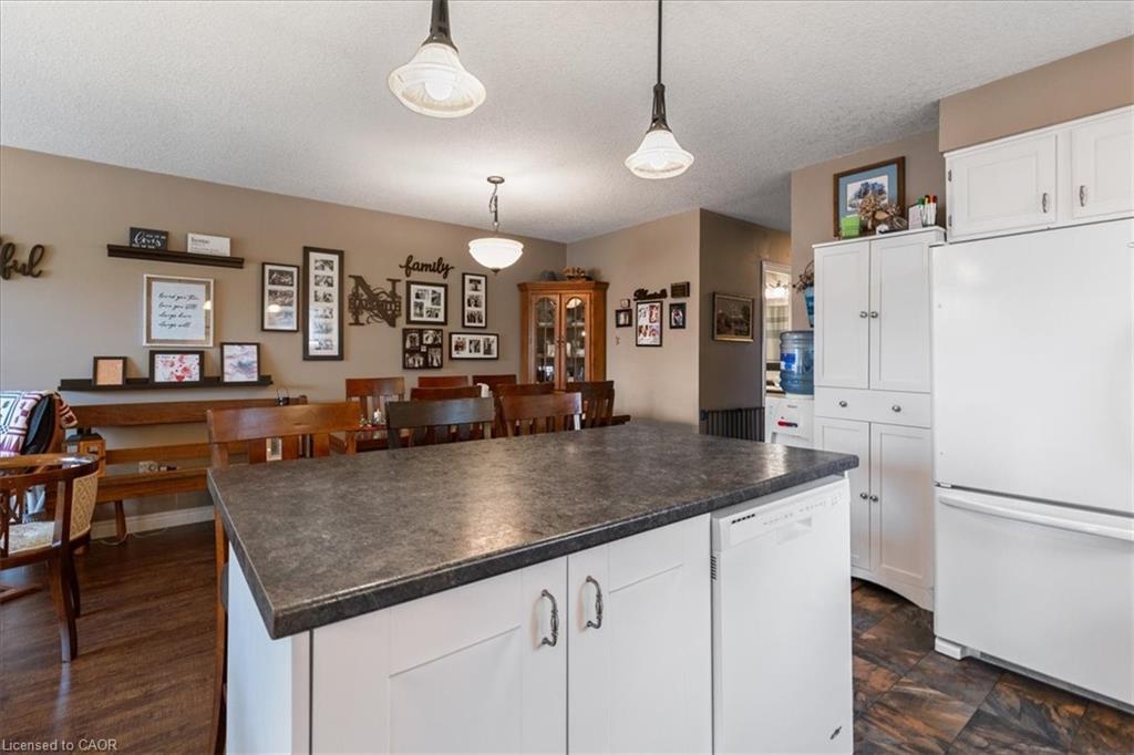 1123 Pearson Drive, Woodstock, ON - Indoor Photo Showing Kitchen